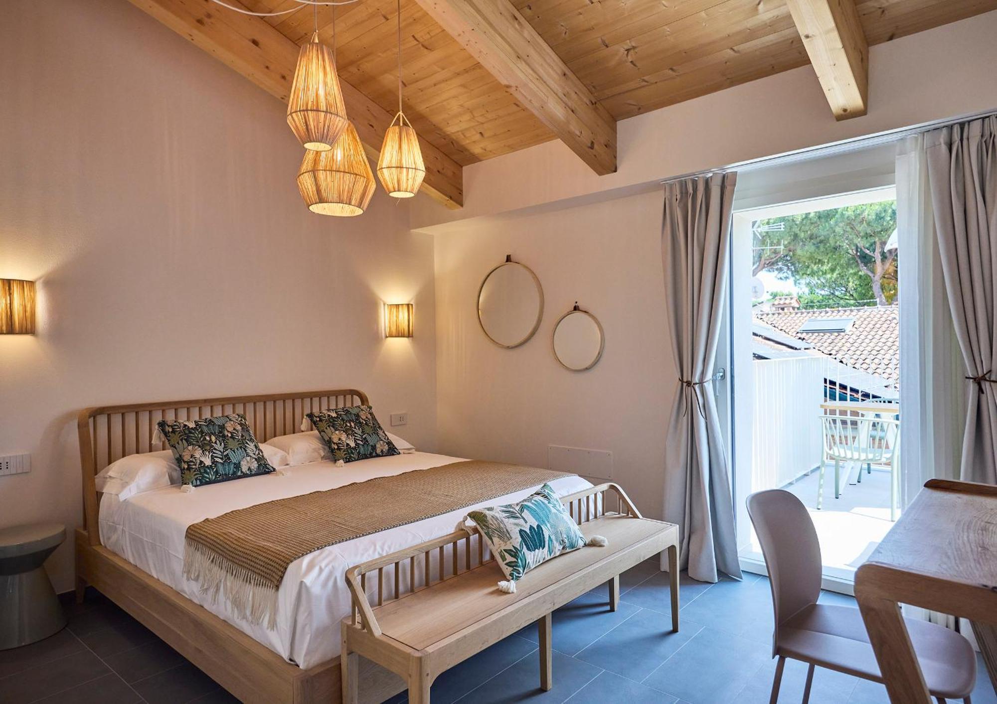 La Sfiora B&B แชร์เวีย ภายนอก รูปภาพ